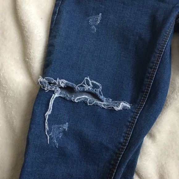 Trendy Distressed, Ripped Blue Ankle Jegging Denim - Picture 3 of 8